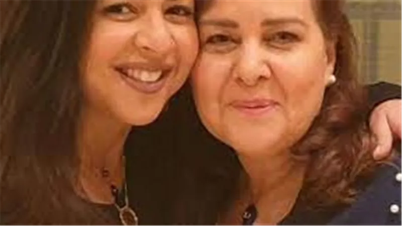 بتعذب من غيرك.. رسالة مبكية من إيمي سمير غانم لروح والدتها دلال عبدالعزيز