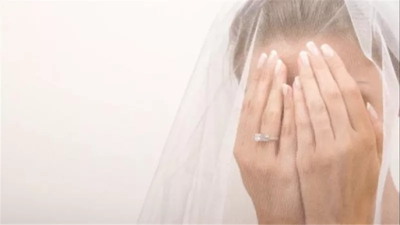 عنيف وشكاك.. «سعاد» تحرك دعوى خلع بعد شهر زواج