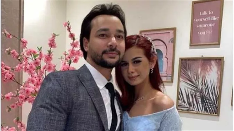 «حضروا الفساتين وهختار 10 بس».. منة عرفة تضع 3 شروط لحضور حفل زفافها| شاهد