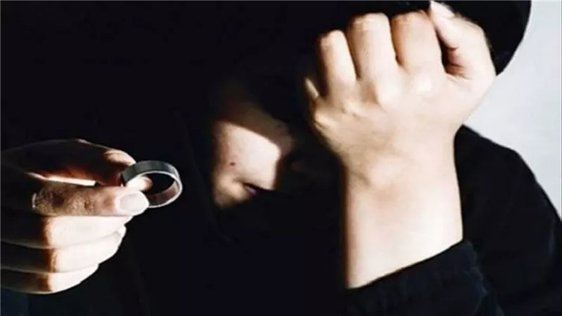 مكالمات نص الليل فضحته.. زينب ترفع دعوى طلاق بعد 40 سنة زواج