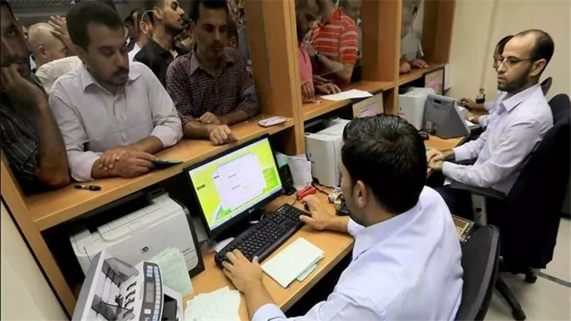 15 يوما إجازة لموظفي القطاع الخاص بالسنة الأولى... تفاصيل مشروع قانون العمل الجديد