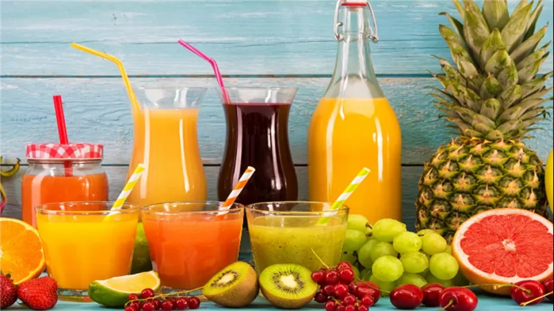 تنقص الوزن وتريح المعدة.. فوائد مذهلة لشرب العصائر على الريق
