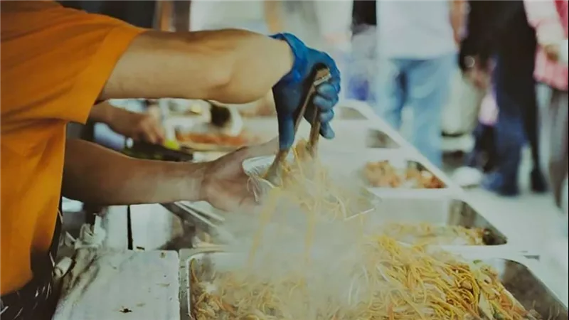 لجذب الزبائن.. مطعم يقدم الطعام بالمخدرات