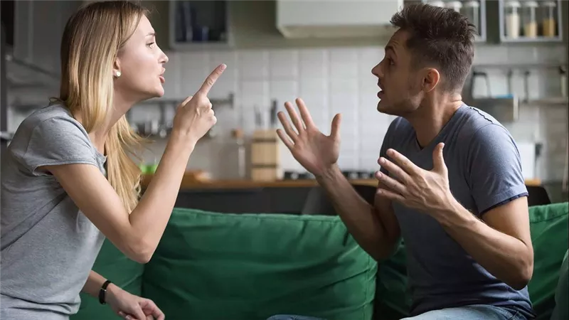 لو عاندتيه هتزعلي.. 15 نصيحة للتعامل مع الزوج المتوتر