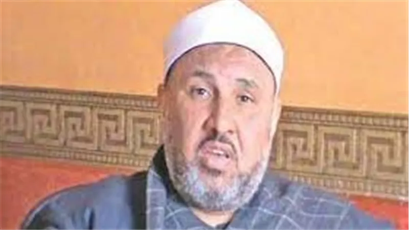 نصف اللي فى المسجد متطرفين.. الأوقاف تكشف تفاصيل إعفاء صبري عبادة من منصبه | فيديو