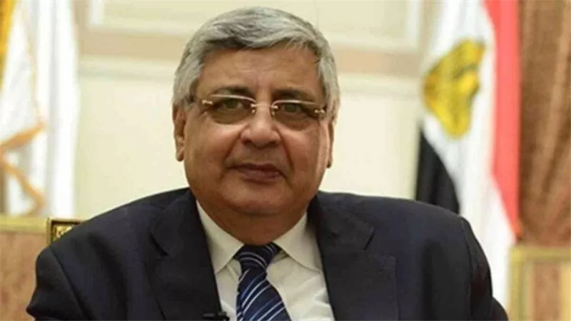 مستشار الرئيس يحسم الجدل حول تأجيل العام الدراسي الجديد بسبب كورونا