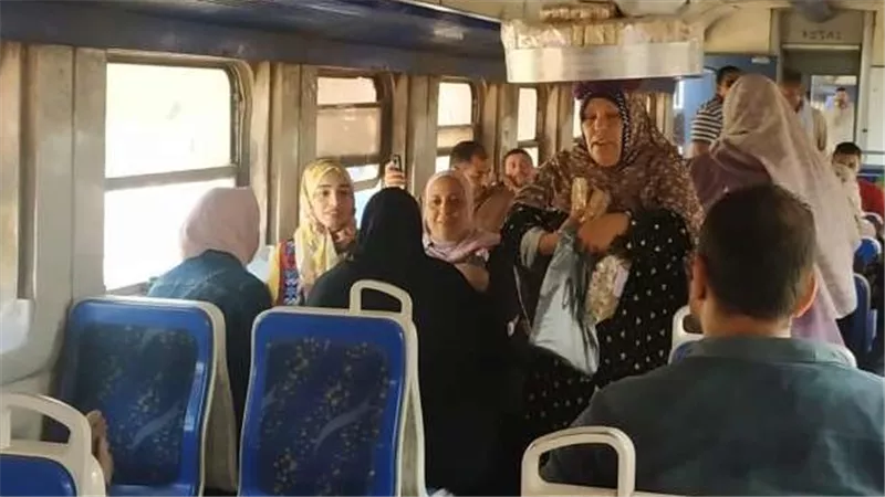 بعد تطبيق رسوم انتظار..الحكومة تكشف حقيقة فرض رسوم على المتعلقات الشخصية لركاب القطارات