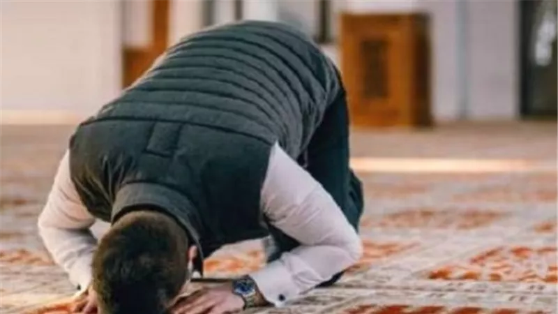  الإفتاء تجيب.. ما حكم ترك الصلاة لسنوات ثم التوبة؟