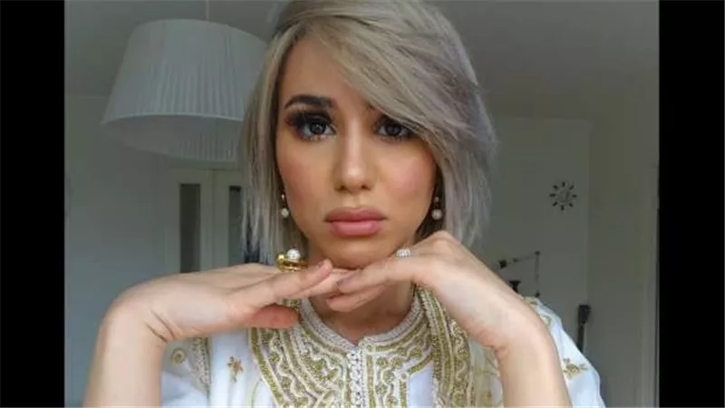 «الحمدلله الذي هداني».. يوتيوبر تثير ضجة بزعمها رؤية الرسول بالمنام| شاهد 