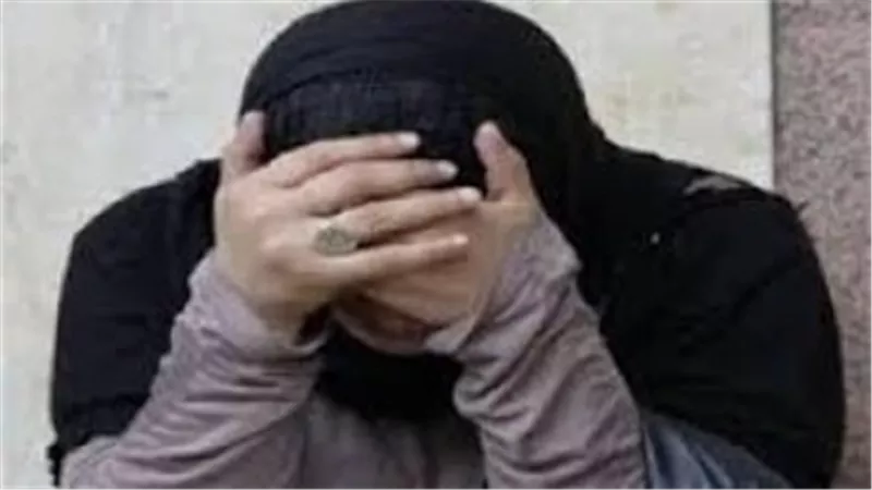 حب بنتي وكان هيسيبني.. تفاصيل خناقة على عشيق بين أم وابنتها تنتهي بقتله بمساعدة الزوج والابن