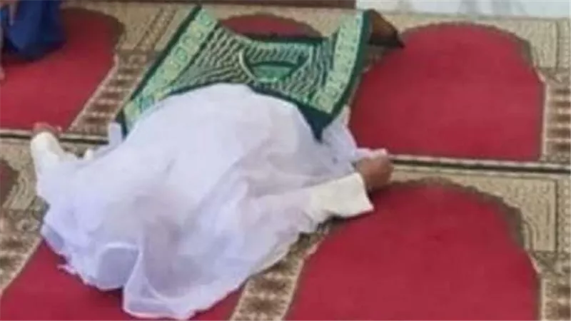 حسن الخاتمة.. جنازة مهيبة لسوهاجي فارق الحياة وهو ساجد
