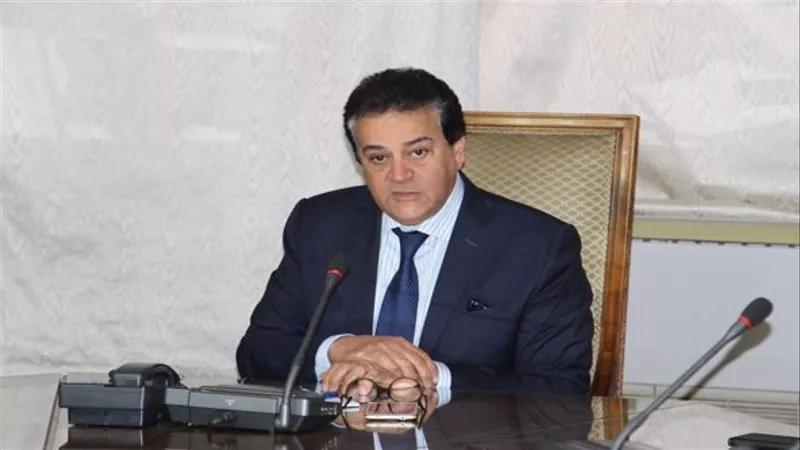 وزير التعليم العالي يكشف موعد انكسار الموجة الرابعة لكورونا