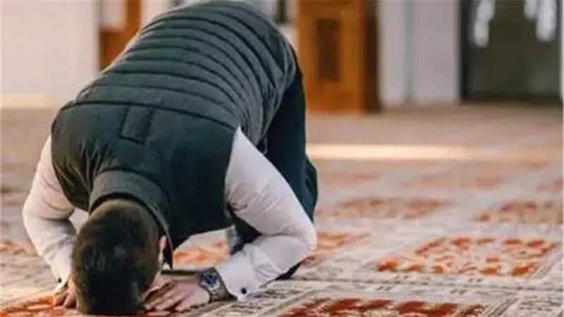 الإفتاء تجيب.. ما حكم جمع الصلاة فى نهاية اليوم ؟