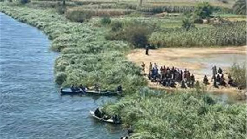 هل حادث ميكروباص الساحل فنكوش؟..العثور على توك أطفال وسلاسل في قاع النيل