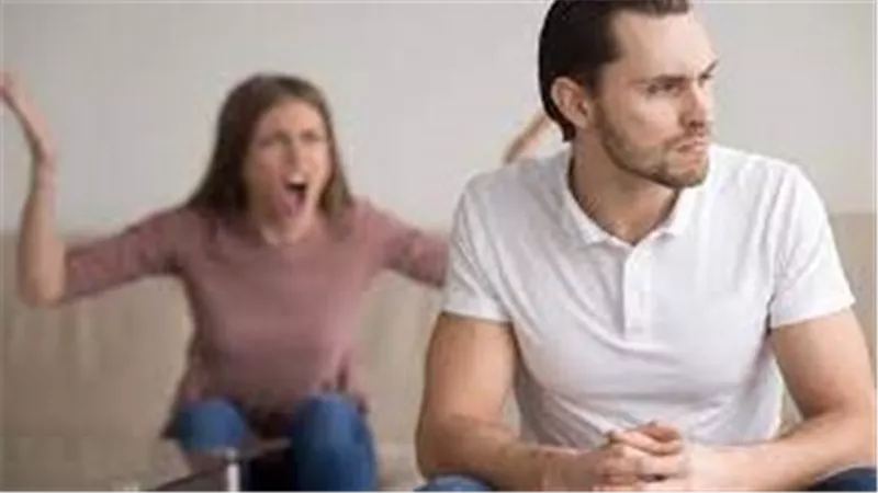 الإفتاء تجيب..هل يجوز الإفصاح لأخي بخيانة زوجته؟ | فيديو