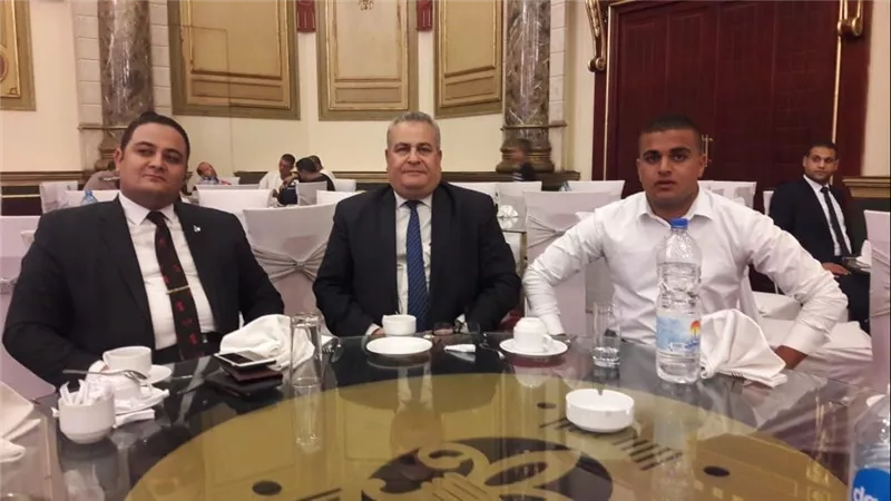 وليد سلام يهنئ سيادة المستشار علاء عزت عوض لتخرج شقيقه الملازم محمد عزت من كلية الشرطة