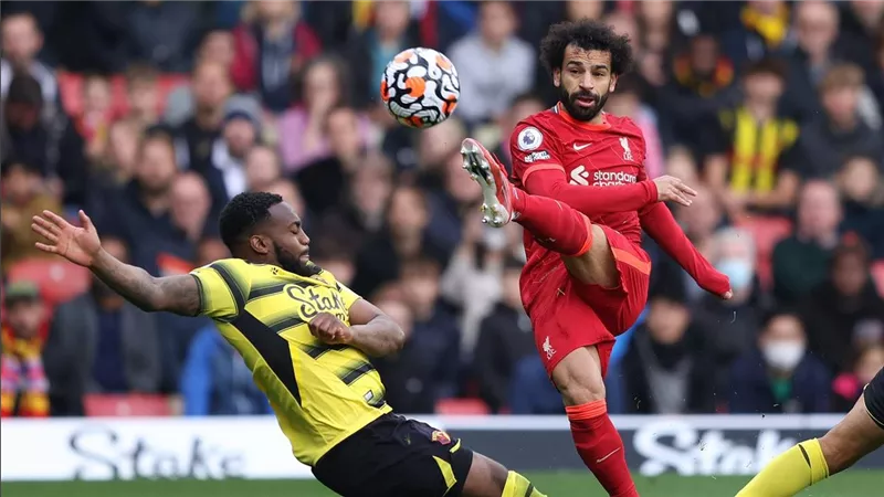 بعد وصول وكيل أعماله.. ليفربول مُجبر على قرار صعب بسبب محمد صلاح