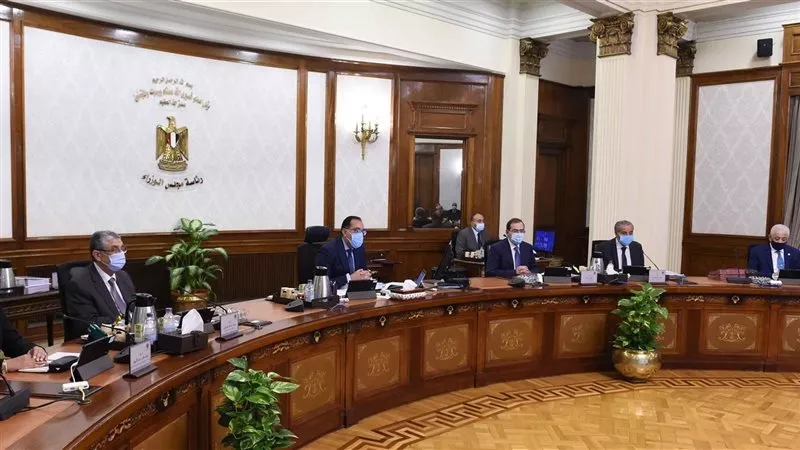 الحكومة تكشف مصير الموظفين المتخلفين عن تطعيمات كورونا بعد ١٥ نوفمبر