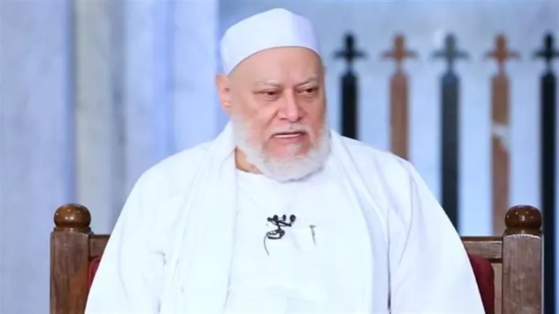 في ذكرى المولد النبوي.. علي جمعة يكشف سر بقاء الرسول حيًا وتعبده في قبره