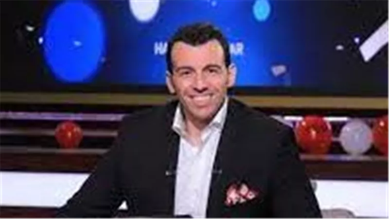 حالة من الضحك..رامي رضوان يتعرض لموقف محرج على الهواء | فيديو