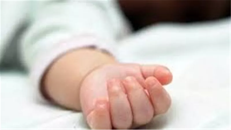 عمرها 5 أشهر والسبب صادم.. مصير أب يخنق طفلته الرضيعة حتى الموت