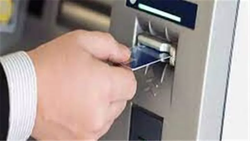 رسوم الاستعلام عن الرصيد.. تعرف على الحد الأقصى للسحب اليومي من ماكينات الـATM