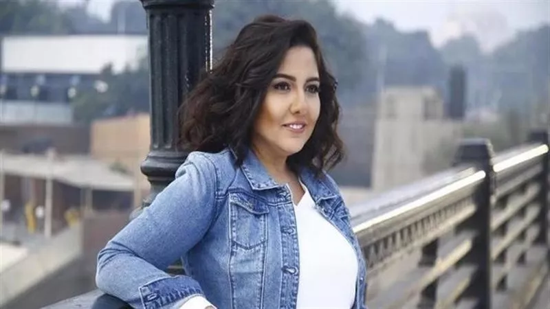 شفت حقيقة اللي حواليا.. مي كساب تثير الجدل بحذف صورها مع زوجها أوكا