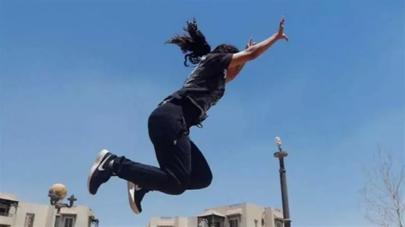 يا الفلوس يا أموت نفسي.. سقوط فتاة ليل من الطابق الخامس بعد قضاء ليلة حمراء مع شاب