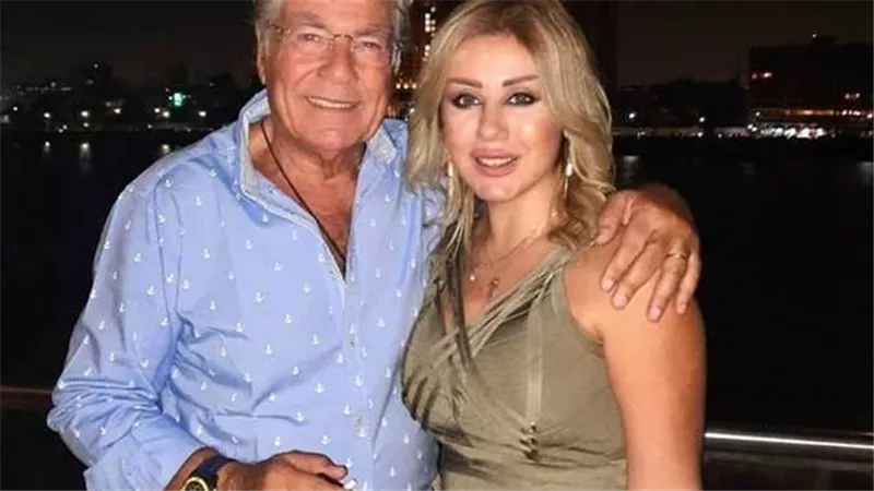 غيابي..التفاصيل الكاملة لطلاق مصطفى فهمي وزوجته الإعلامية فاتن موسى 