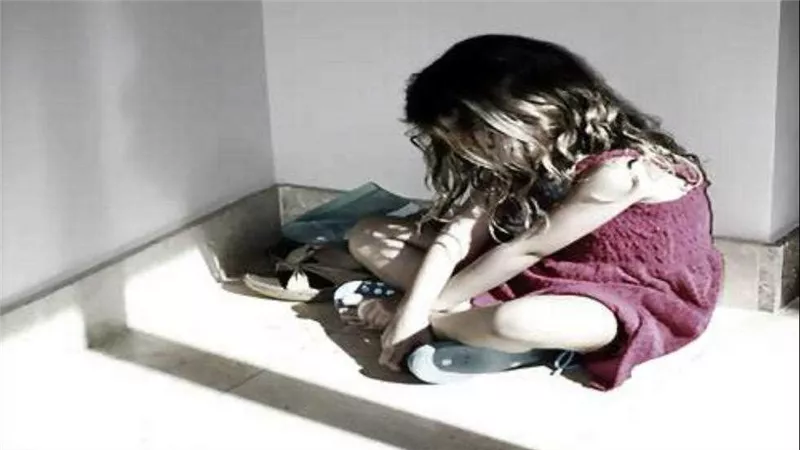 اغتصبها 3 مرات وهددها.. قرار عاجل ضد أب بالمنصورة بعد اعتدائها جنسيا على ابنته