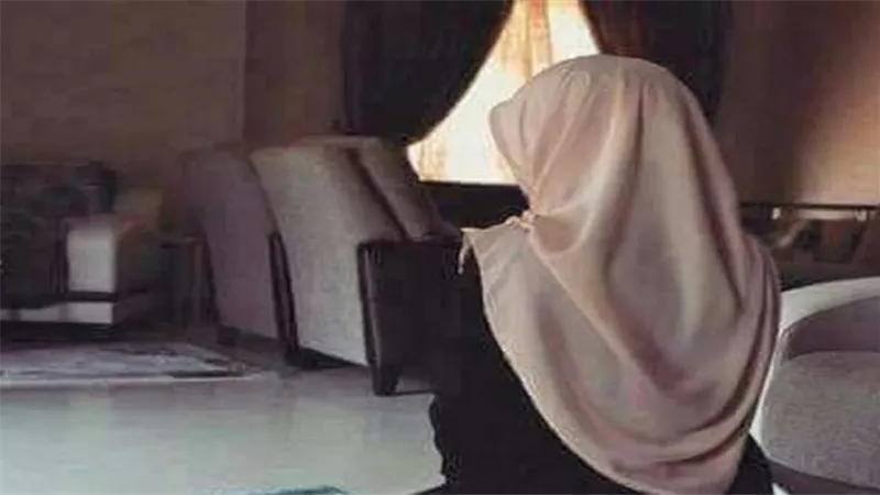 لرفع الحرج.. الإفتاء تكشف حكم تغطية قدم المرأة في الصلاة