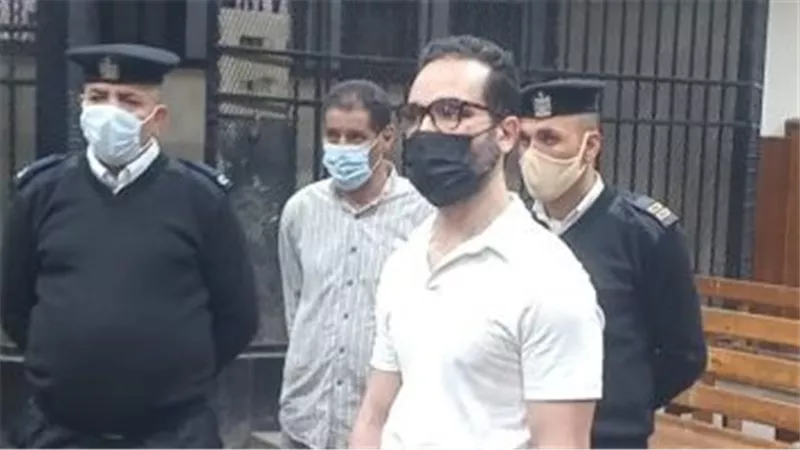هذا ما قاله في المحكمة..قرار قضائي جديد ضد شادي خلف لاتهامه بهتك عرض 7 فتيات بالقوة