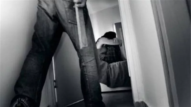 كسرت دماغها بشاكوش.. اعترافات صادمة لقاتل صديقته الأسترالية بحلوان