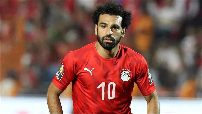 السبب مفاجأة.. لماذا جلس محمد صلاح بديلا أمام الجابون ؟