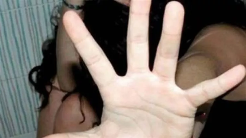 سيشن ملابس داخلية.. القصة الكاملة لاستدراج رجل أعمال لموديل حسناء