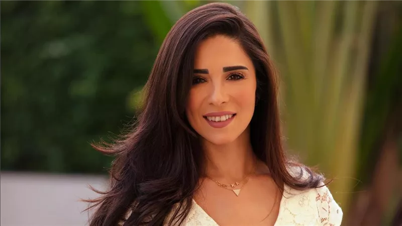 «ظهري انكسر».. زوج الإعلامية أسماء مصطفى ينعيها بكلمات مؤثرة ويكشف موعد جنازتها