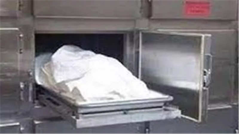 بعد وفاته بساعات.. رجل يعود للحياة داخل ثلاجة حفظ الموتى