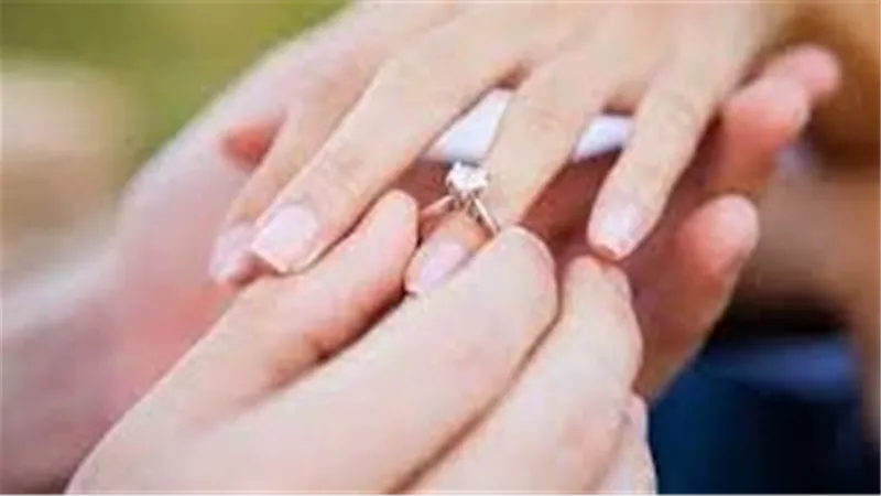 الإفتاء تجيب.. ما حكم الفتاة التي ترفض كل من يتقدم لخطبتها؟