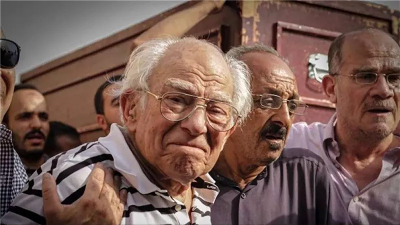 يعيش أكبر مأساة في حياته.. تفاصيل صادمة عن رفع قضية حجر على الفنان القدير رشوان توفيق