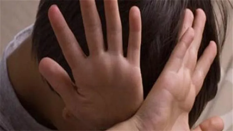  استدرجه وهتك عرضه.. قصة التعدي جنسيا على طفل في الزاوية الحمراء
