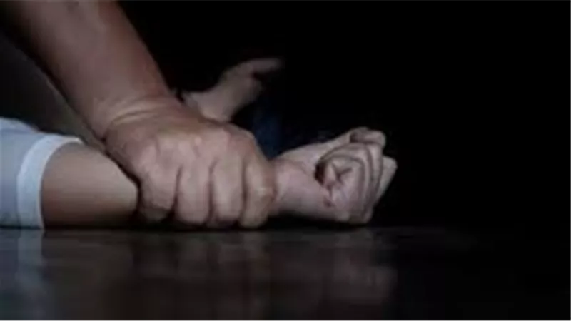 تفاصيل صادمة..شاب بالمنصورة يستدرج معاقة ذهنيا ويعتدي عليها جنسيا 4 أيام