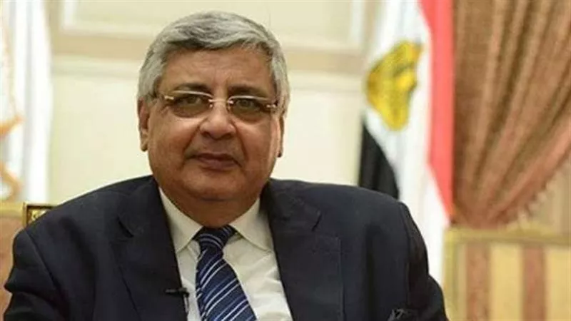 مستشار الرئيس يحسم الجدل..هل نتجه للإغلاق بسبب متحور أوميكرون؟ | فيديو