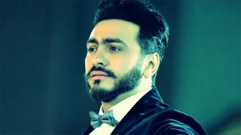 حاسس إني اتجننت..فيديو نادر يصدم جمهور تامر حسني بسبب تغير ملامحه تمامًا | شاهد