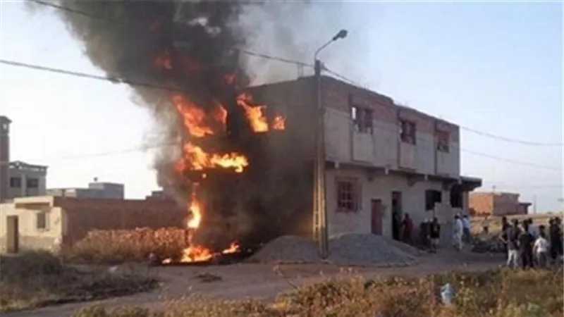 لهذا السبب..عامل يشعل النار فى شقيقته وزوجها ونجلتهما حتى الموت بسوهاج