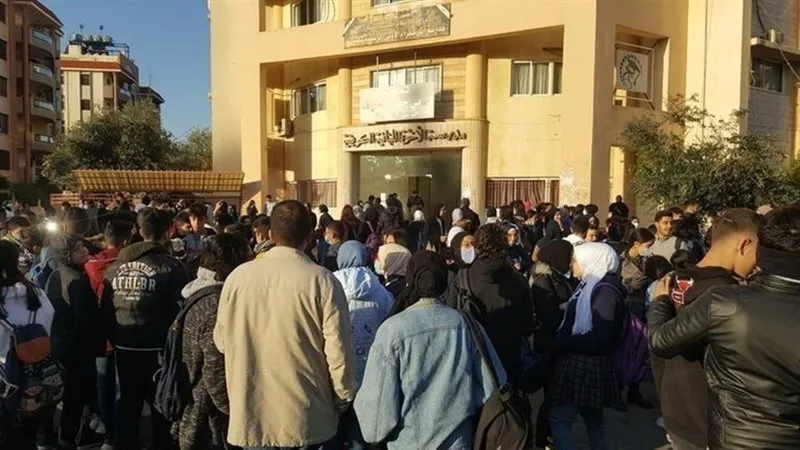 فضيحة أخلاقية تهز لبنان.. منشور على فيسبوك كشف المستور داخل مدرسة ثانوي | فيديو