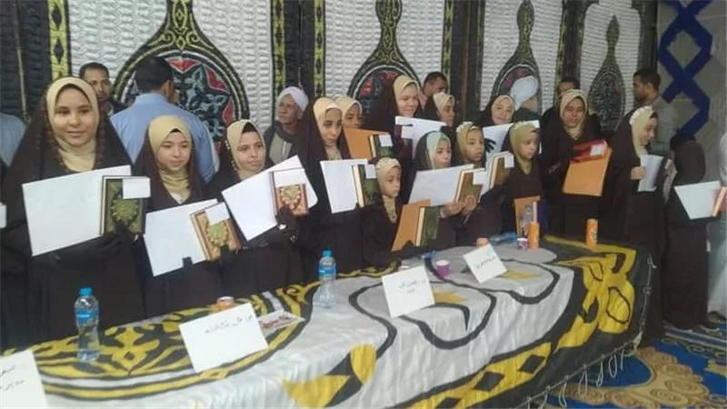 تخريج الدفعة الأولى من حفظة القرأن الكريم بمركز الرحمن لعلوم القرأن بالصف جيزة