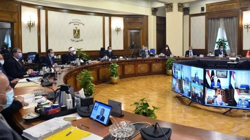 قرار عاجل من الحكومة بشأن المتخلفين عن الحضور لتلقي لقاح كورونا 