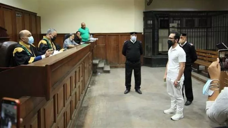 في محاكمته بهتك عرض 7 فتيات..رد فعل صادم من إحدى ضحايا الفنان شادي خلف