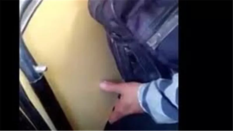 لمس جسمي ولما زعقت ضربني لحد ما نزفت.. فتاة تُبلغ عن واقعة تحرش داخل ميكروباص