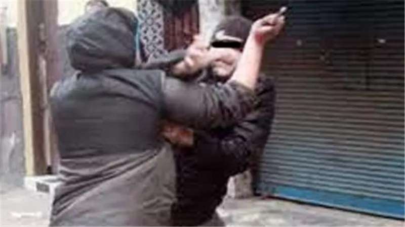 جريمة على باب المسجد.. طعن مؤذن بسبب معاكسة فتاة في الجيزة 